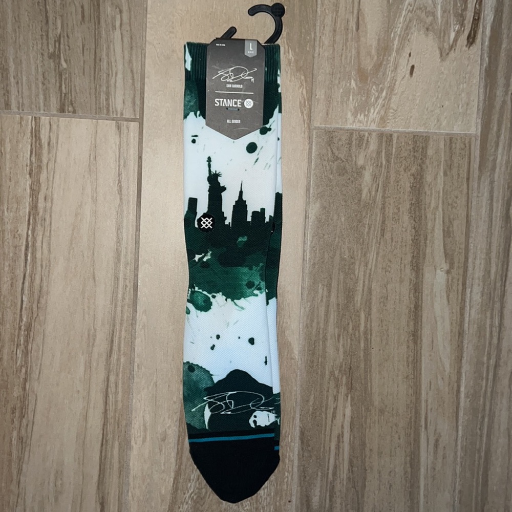Stance Classic Crew Height Socks. Size L NWT